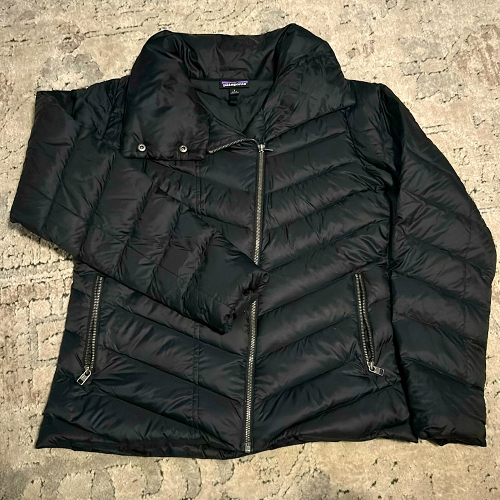 Patagonia Black Duck Down Women’s Jacket; Size Large